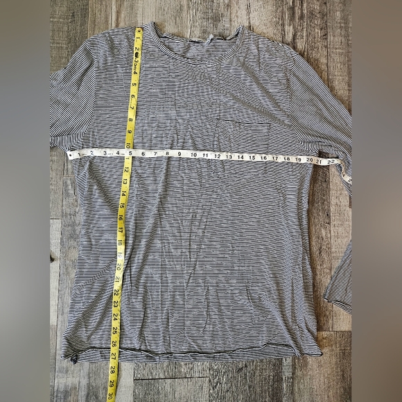 💜Vince Shirt Striped Black Womens Size Large Top Long Sleeve Top Stretch🩷⚘️ - Picture 4 of 5